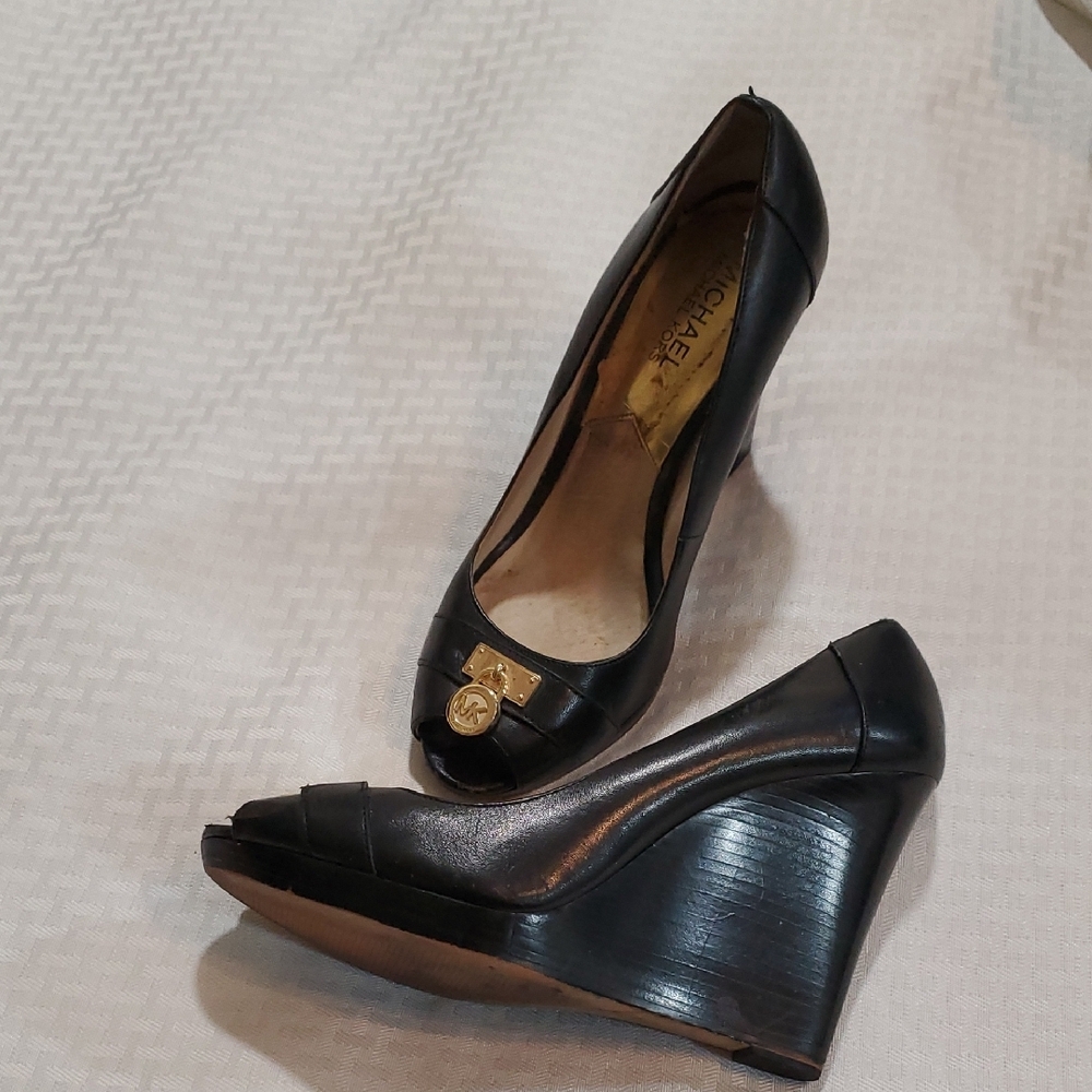 Michael Kors Elegant Black  Wedge Heels with Gold Accent - Picture 5 of 10
